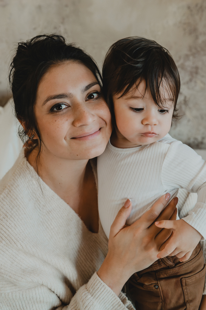 Familienfotoshooting-Fotografin-Berlin-Familienfotos-Motherhood-Shooting