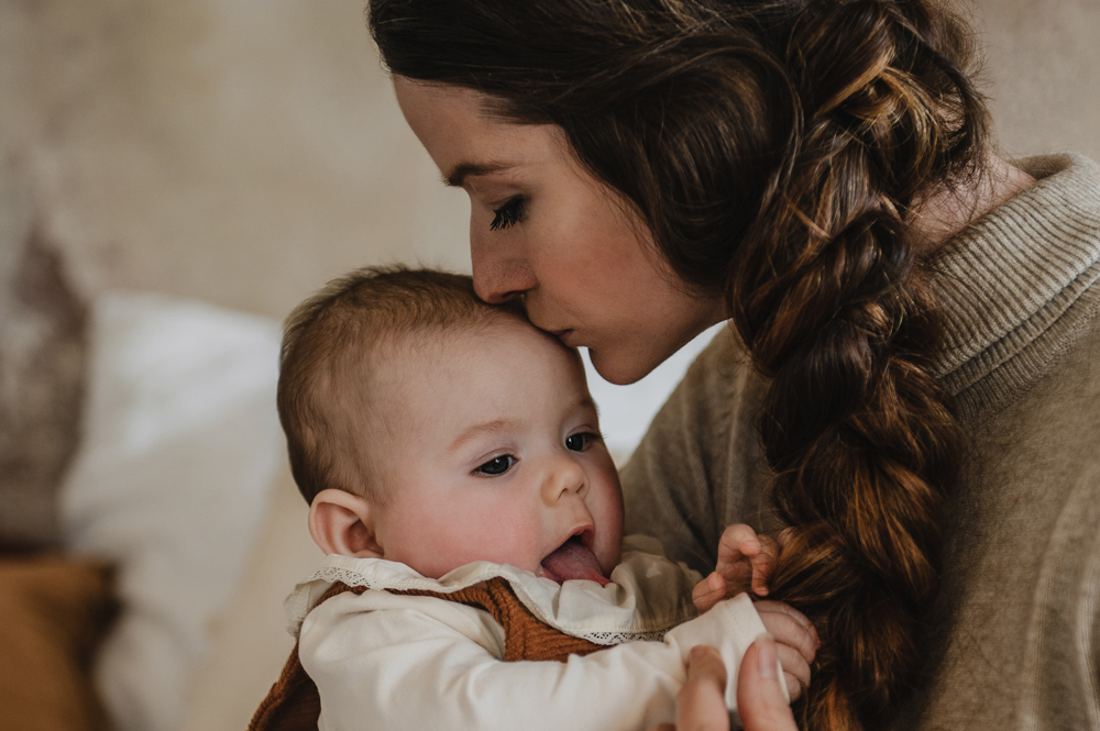 Familienfotoshooting-Fotografin-Berlin-Familienfotos-Motherhood-Shooting